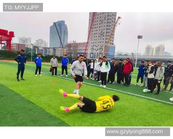 提升青少年足球技能的有效教学方法与实践探索